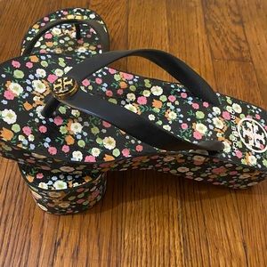 NWOB Tory Burch wedge flip flop